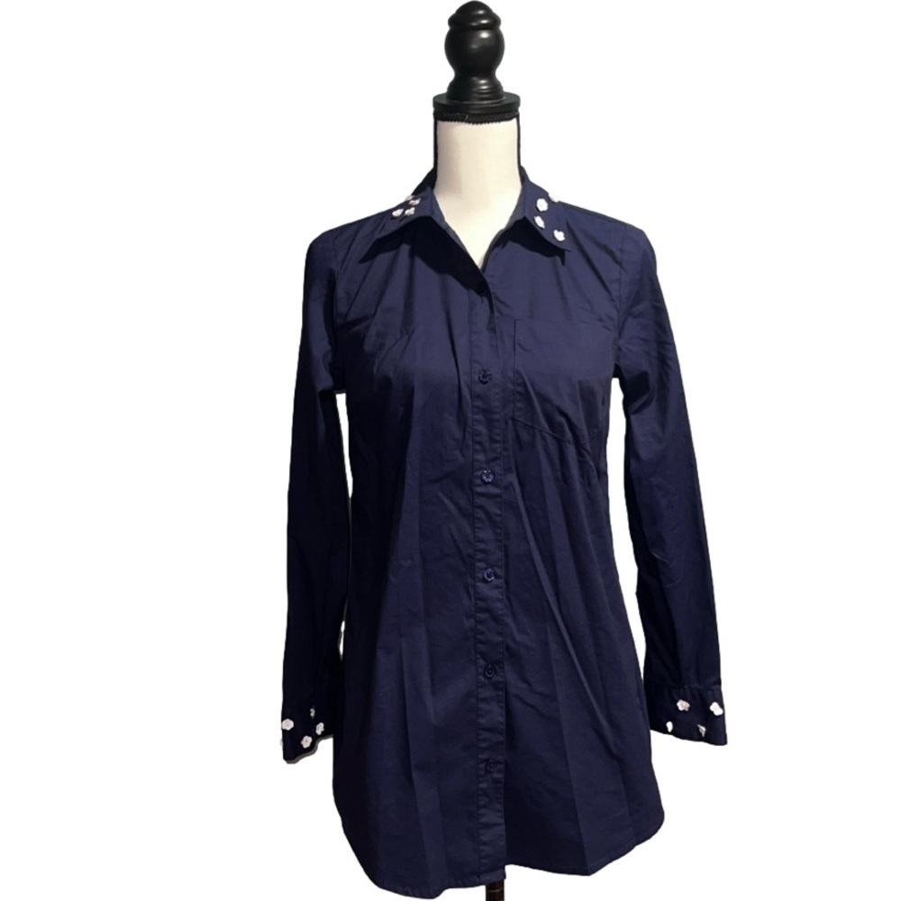 Michael kors- Navy button up top with white flowers - Picture 1 of 8